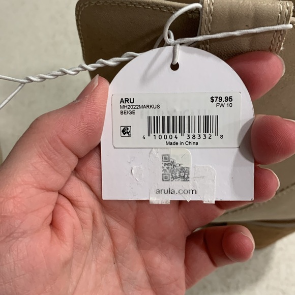 NWT - MIA - Beige boots - Picture 4 of 7